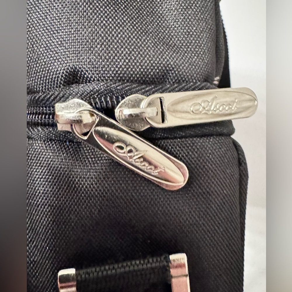 Picnic At Ascot Black 2 Compartment Insulated Wine Tote - Picture 5 of 8